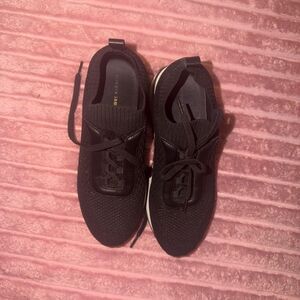 Black Women's Athletic Shoes
